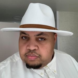 Meet your Posher, Corey